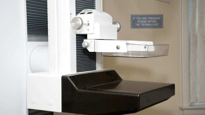 Mamografía y ecografía en hombres: ¿Cuándo son indispensables los exámenes de imagen? La mamografía y ecografía en hombres, según Vinicius Tadeu Sattin Rodrigues, son claves para diferenciar condiciones benignas de signos de alerta.